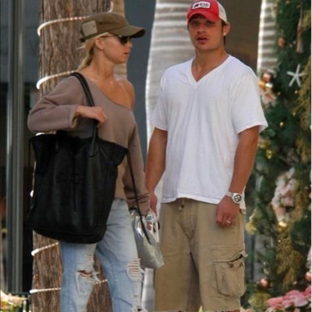 ISO D & G Cap Aso Jessica Simpson